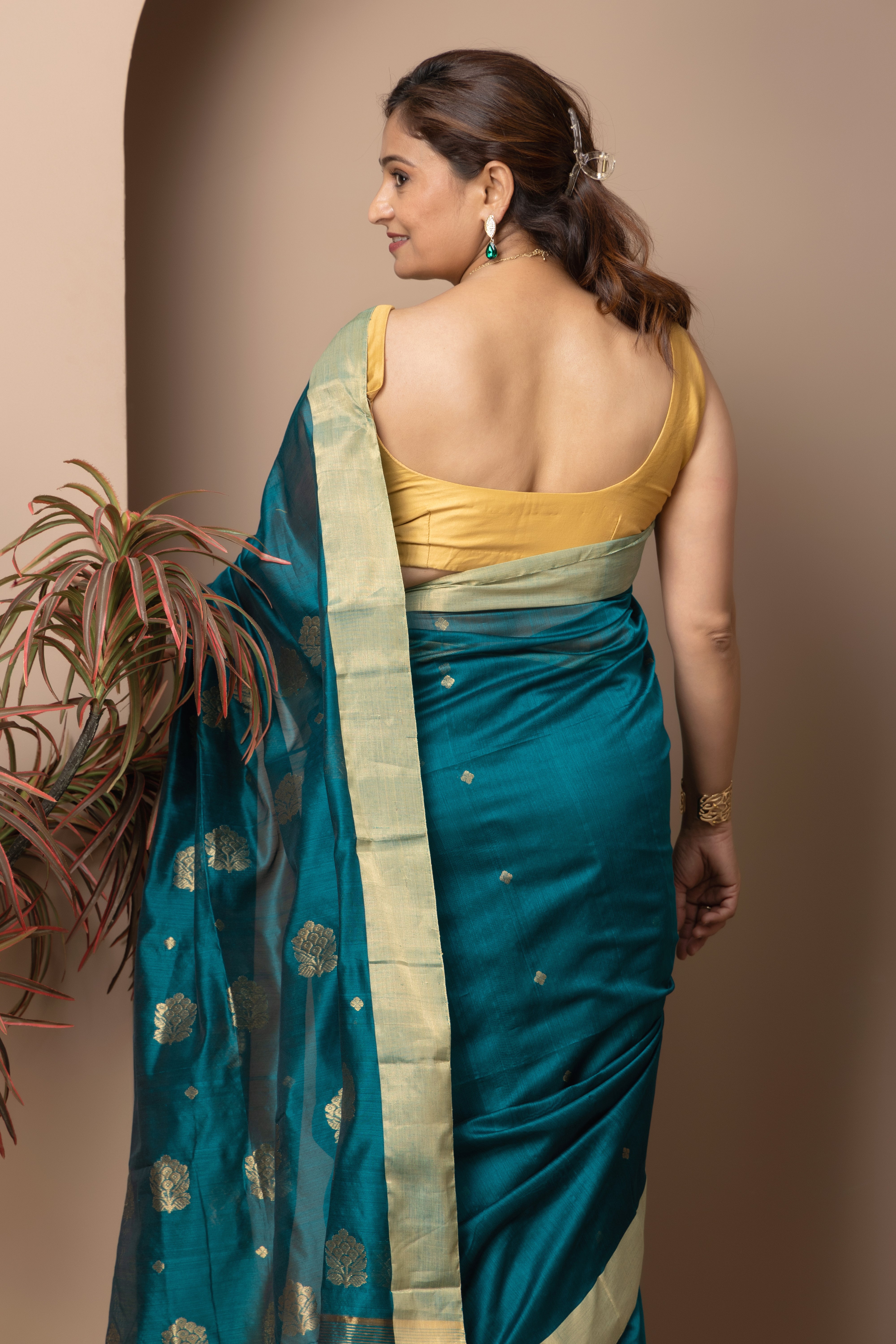 Chanderi handwoven pure pattu silk rama green colour saree