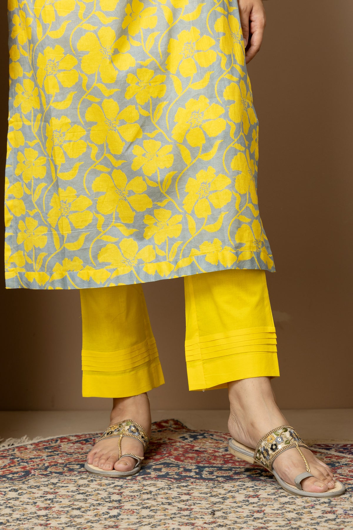 Amaltas bloom- Grey and yellow flower print kurta with yellow straight pants