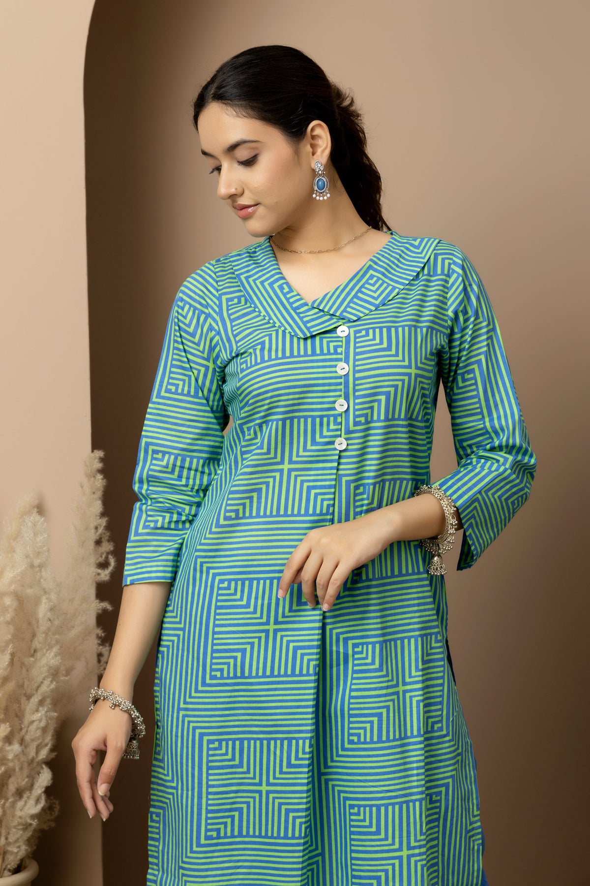 Spring Maze - Green and cobalt blue geometric print cotton kurta with blue straight pants