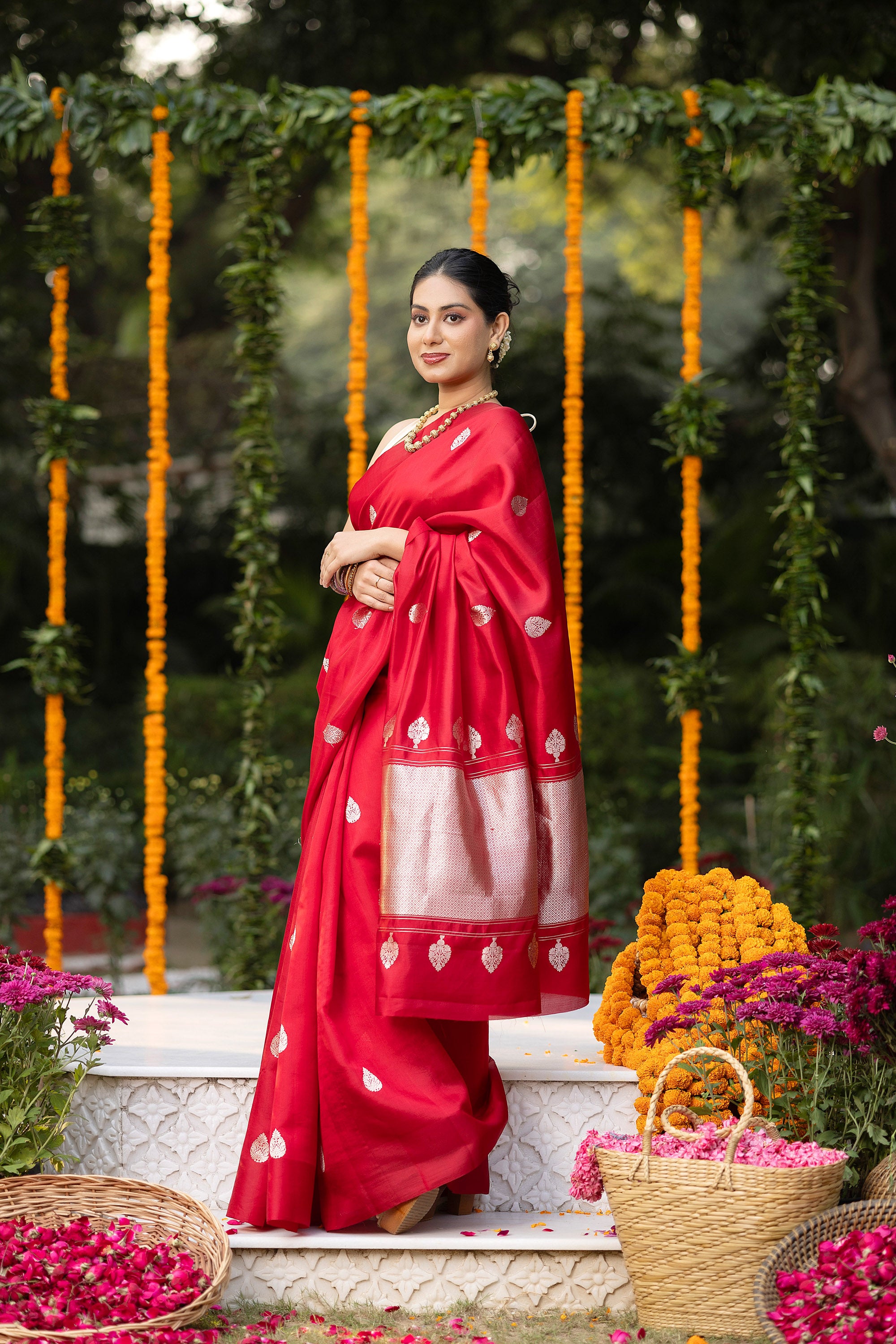 Banarasi handloom red pure silk saree with large zari Buti and zari pallu