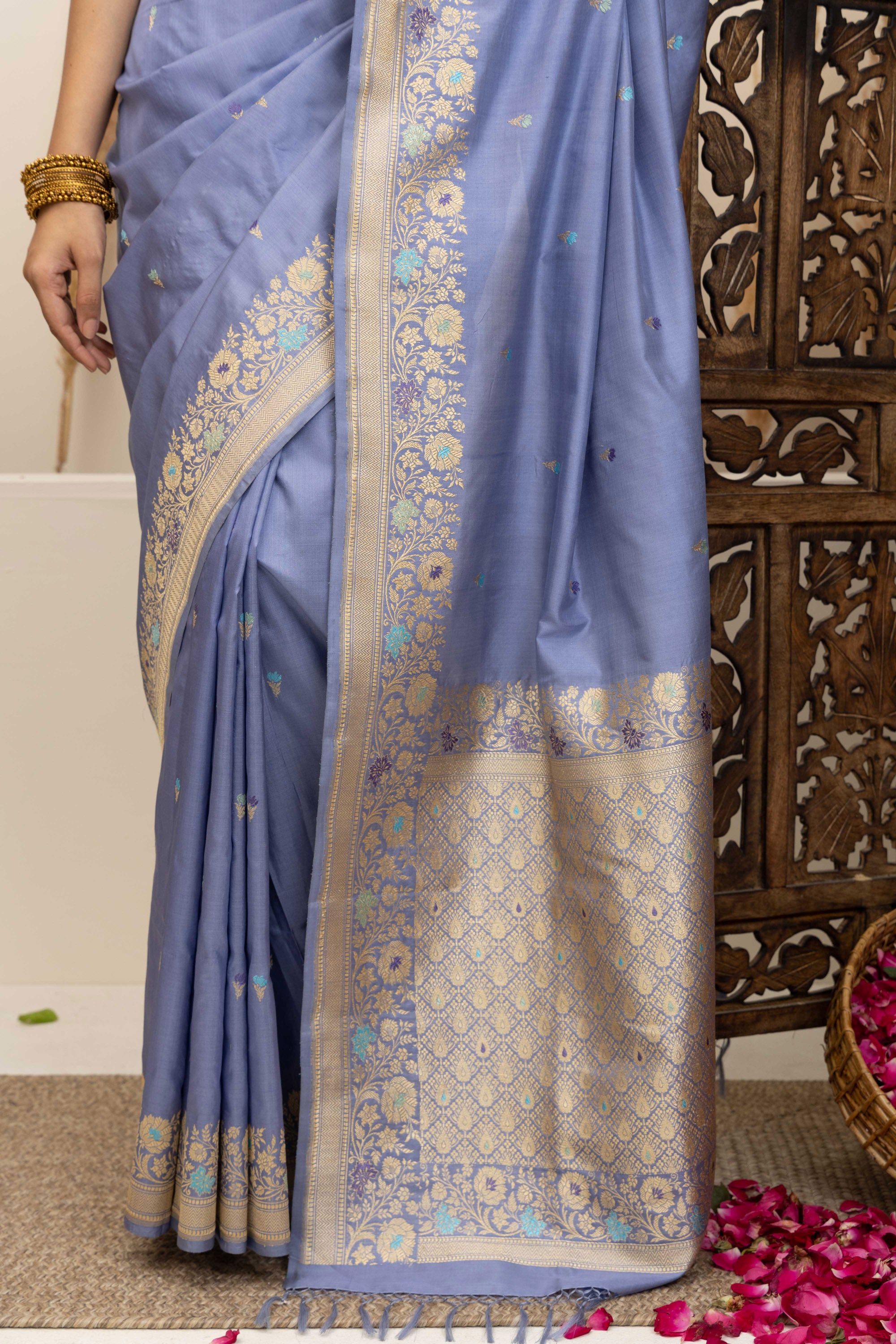 Banarasi Handloom pure silk blue saree, small bute all over , heavy zari border and pallu with meenakari work