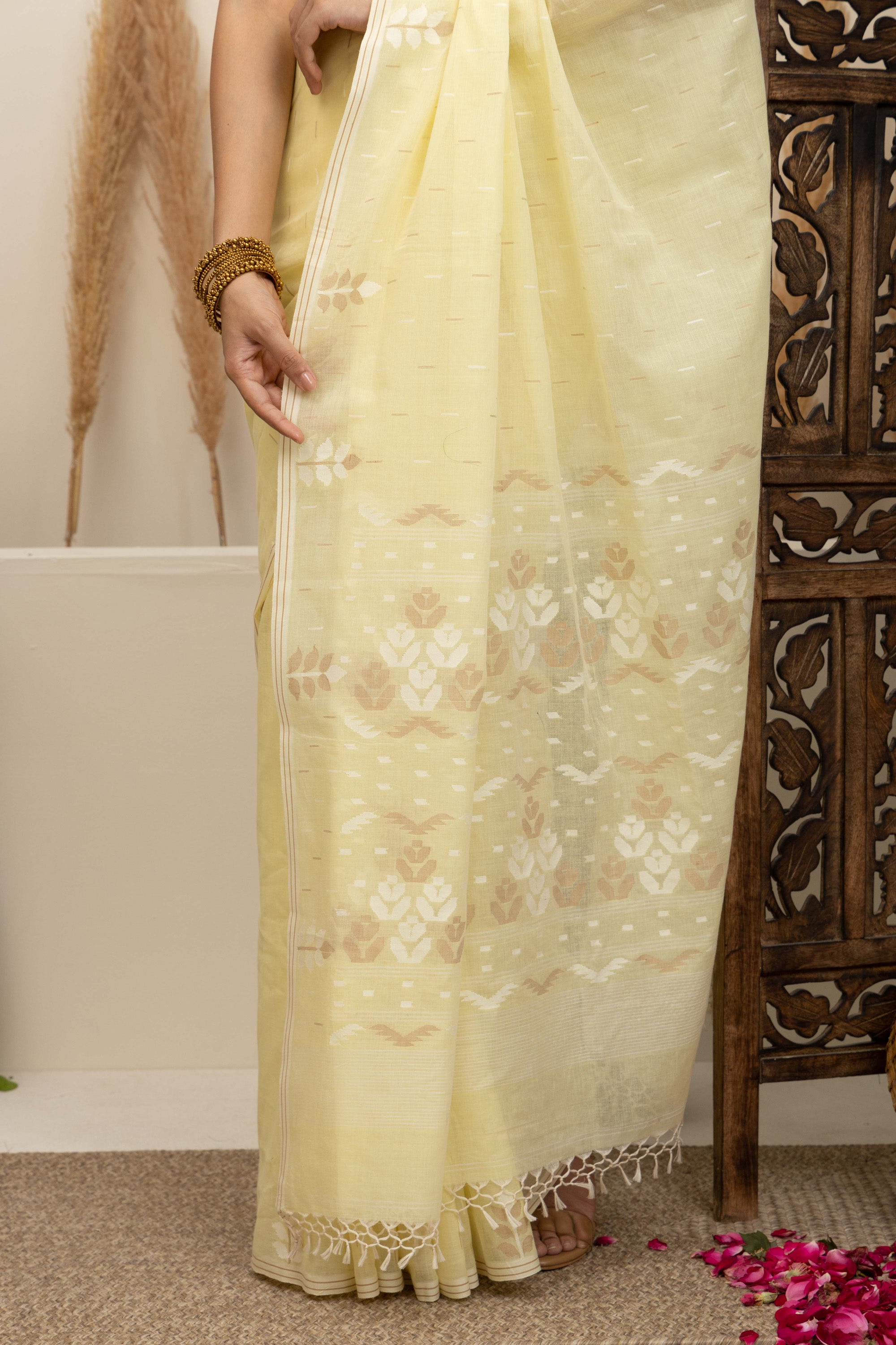 Jamdani Handloom pure fine cotton yellow saree, with small bute all over and thread weave heavy pallu