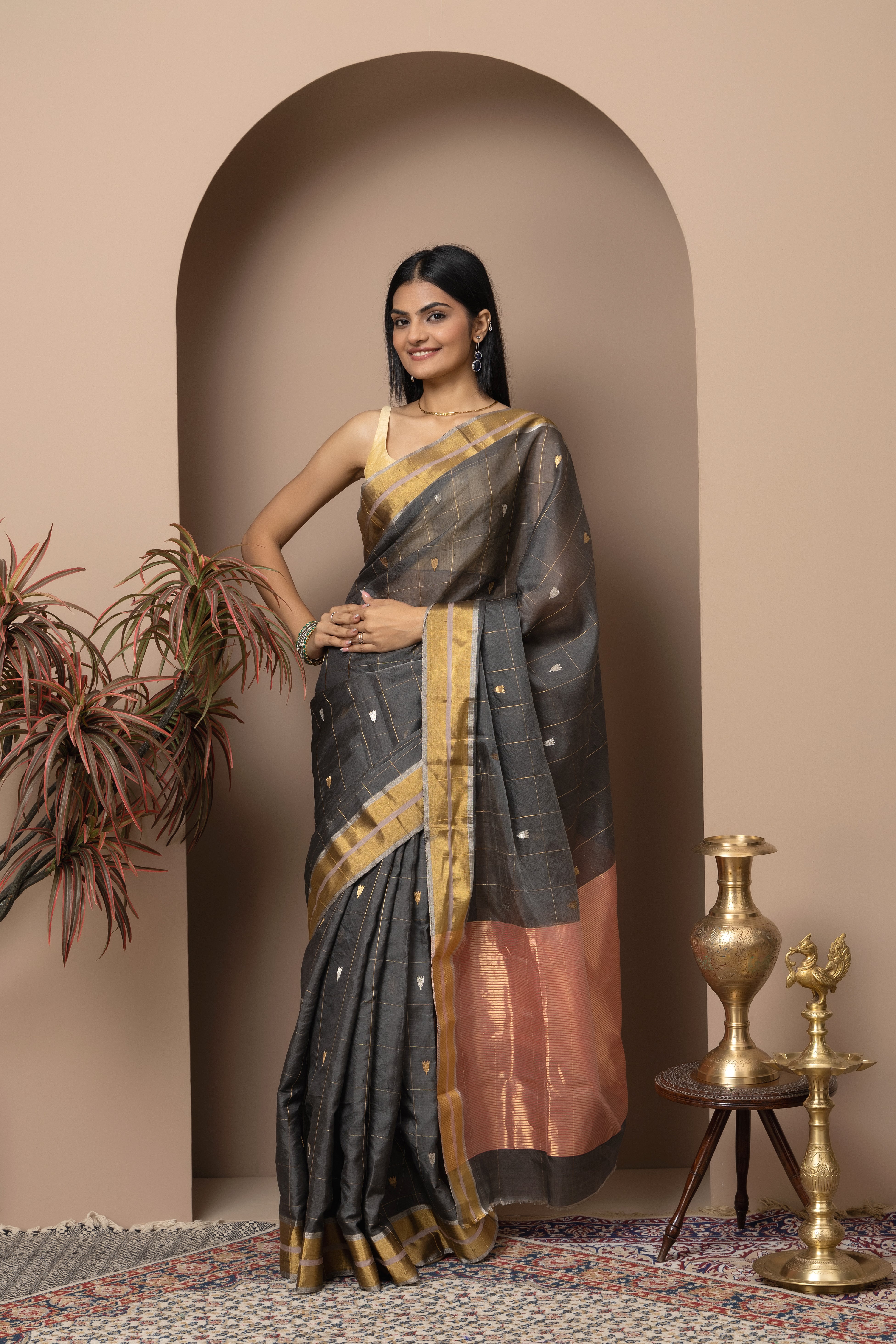 Chanderi handwoven pure pattu silk grey colour saree with pink contrast border