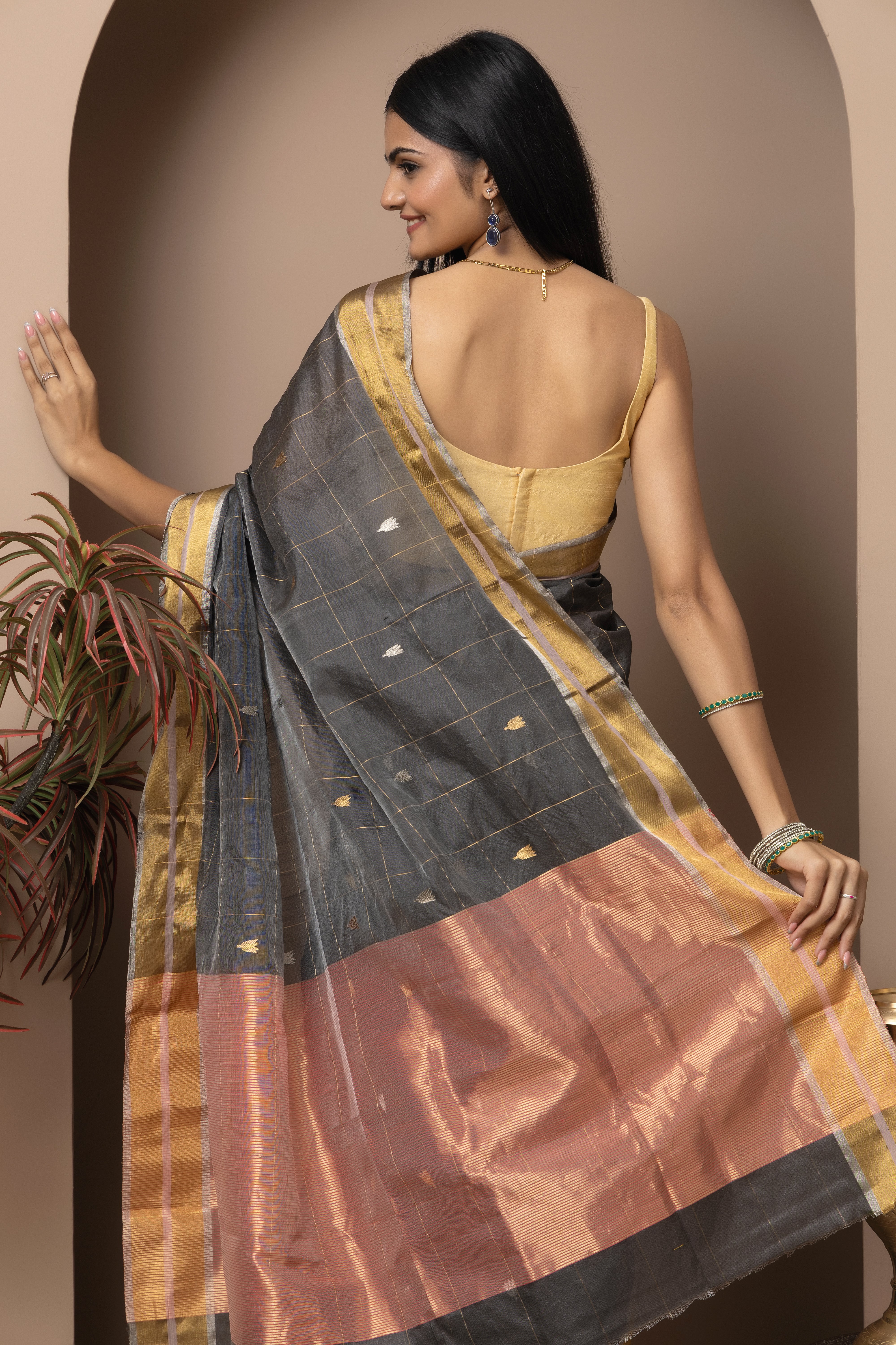 Chanderi handwoven pure pattu silk grey colour saree with pink contrast border