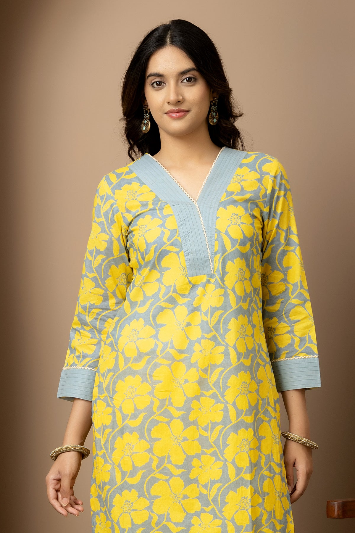 Amaltas bloom- Grey and yellow flower print kurta with yellow straight pants