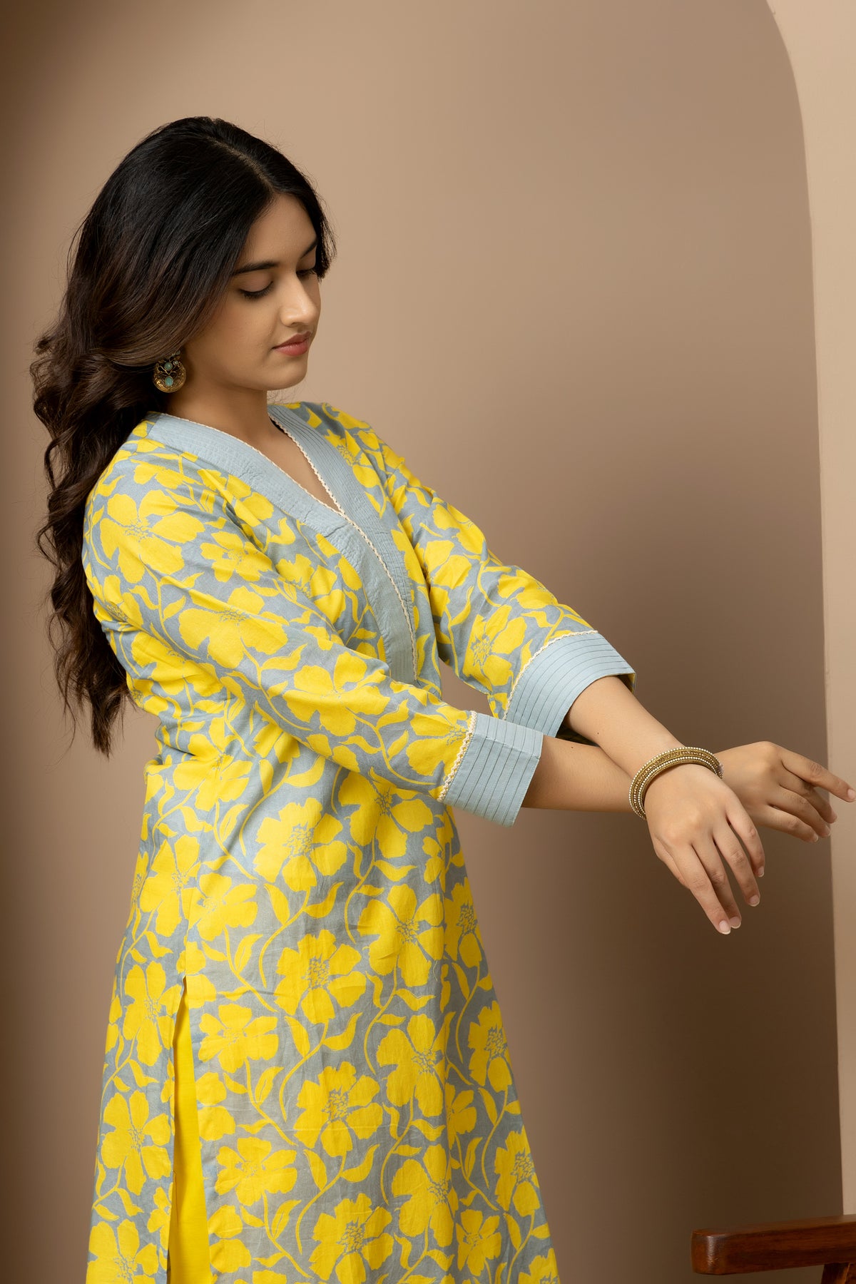 Amaltas bloom- Grey and yellow flower print kurta with yellow straight pants