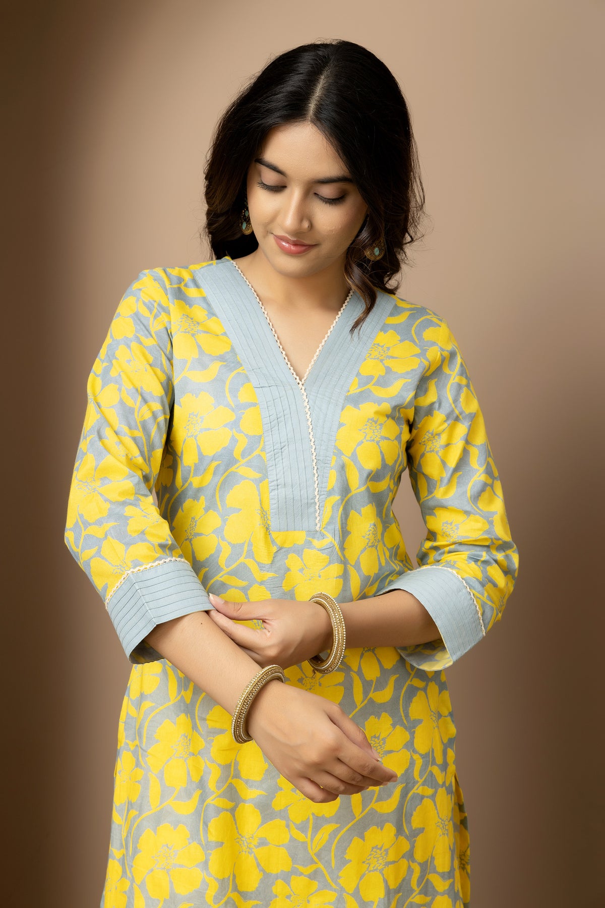Amaltas bloom- Grey and yellow flower print kurta