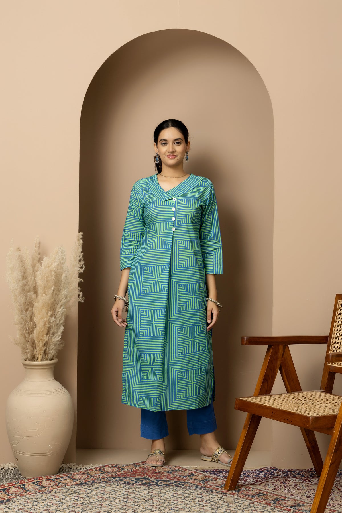 Spring Maze - Green and cobalt blue geometric print cotton kurta with blue straight pants