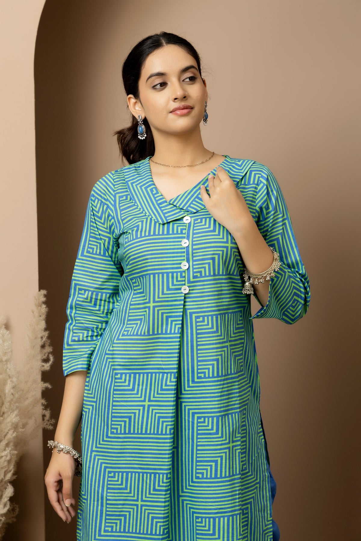 Spring Maze - Green and cobalt blue geometric print cotton kurta with blue straight pants