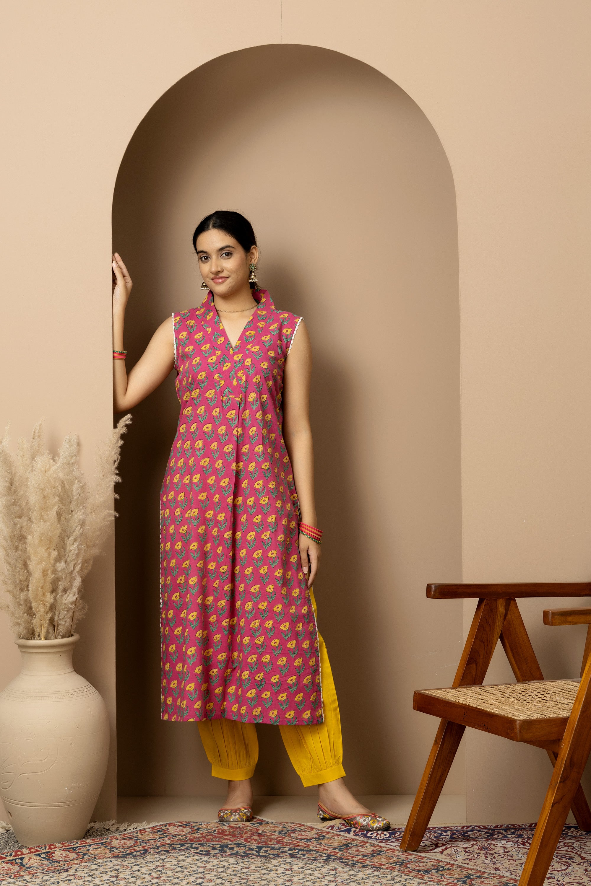 Berry Bloom- Berry pink floral cotton Sleeveless Kurta