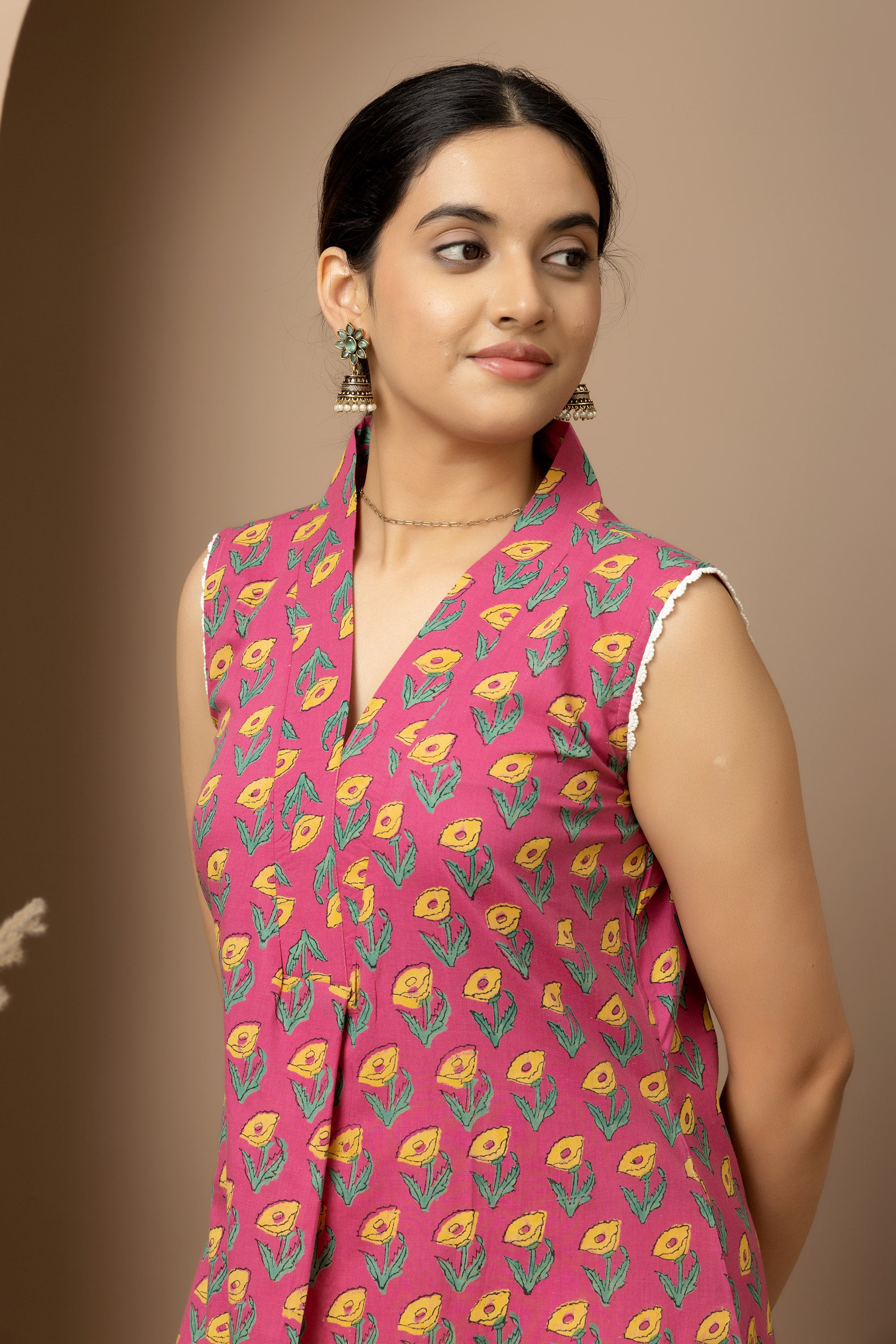 Berry Bloom- Berry pink floral cotton Sleeveless Kurta