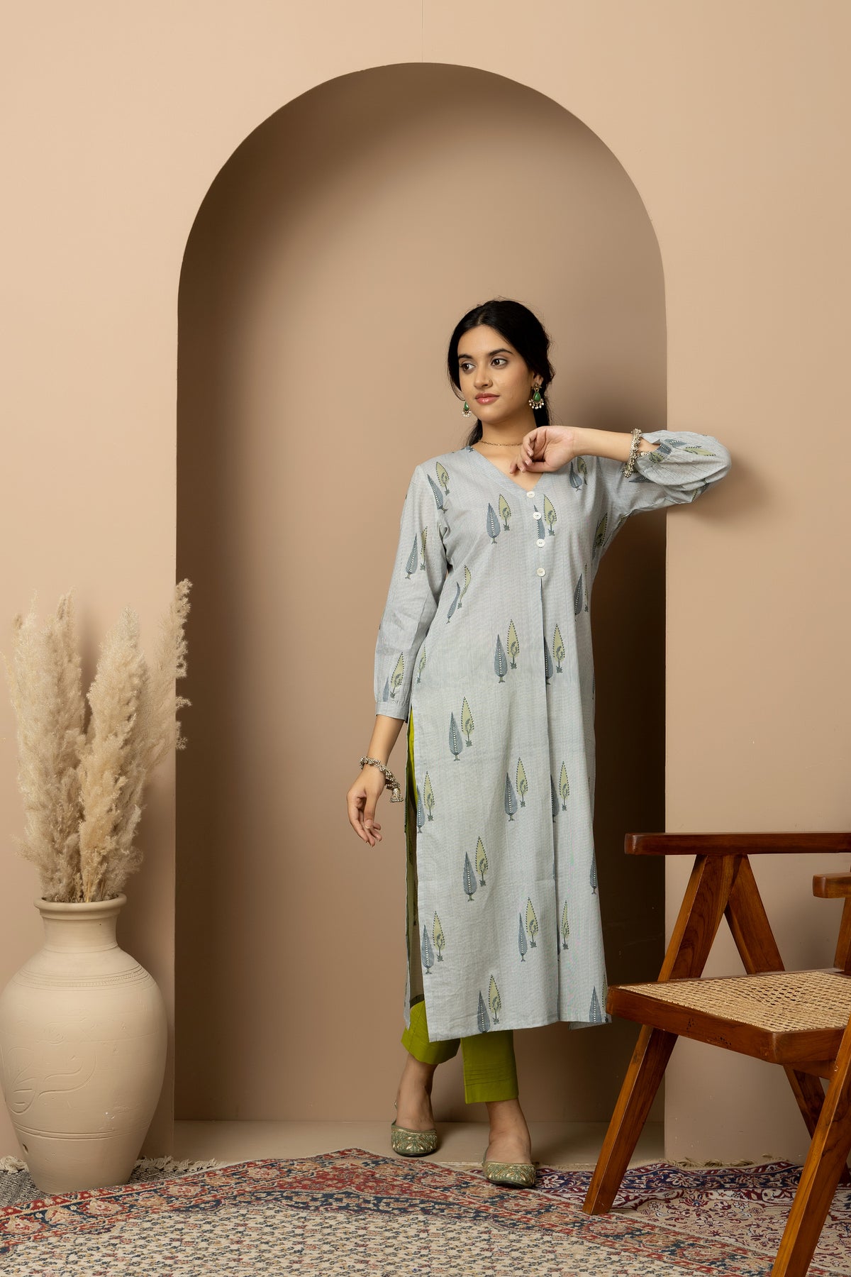 Grey Meadow- Mist grey Jaipur cotton kurta with green straight pants