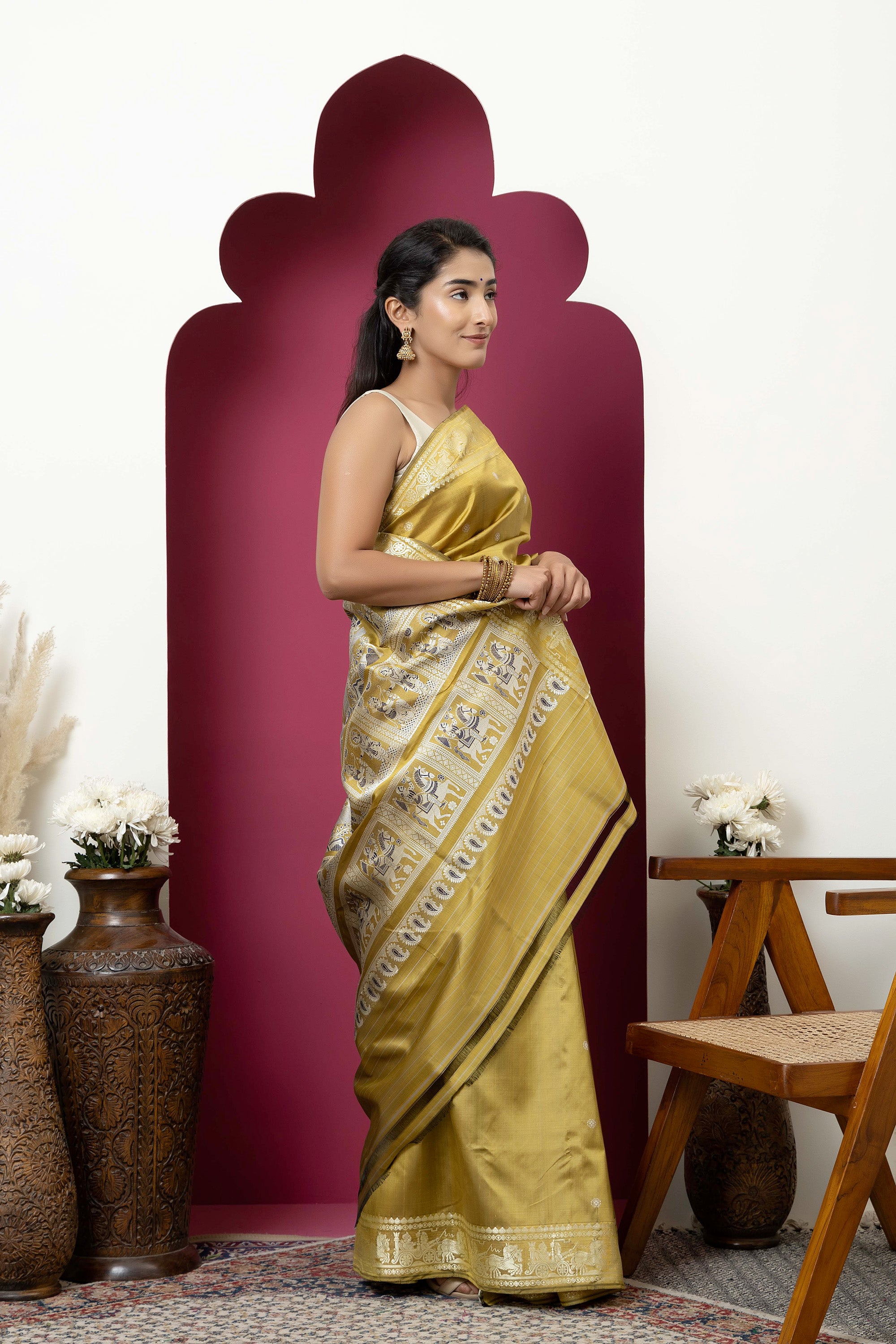 Baluchari handloom pure silk sari, with intricate weaving on border and pallu