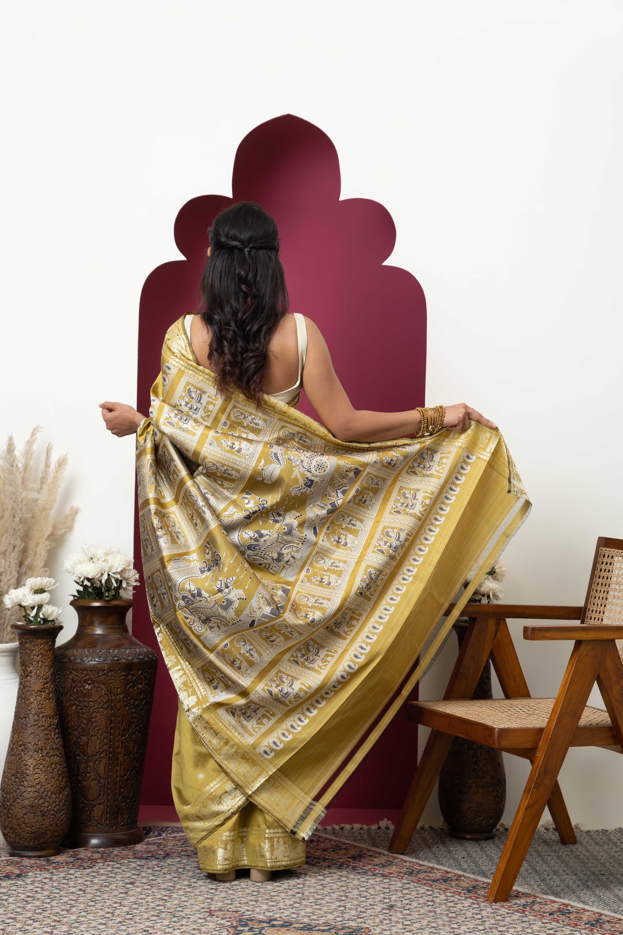 Baluchari handloom pure silk sari, with intricate weaving on border and pallu