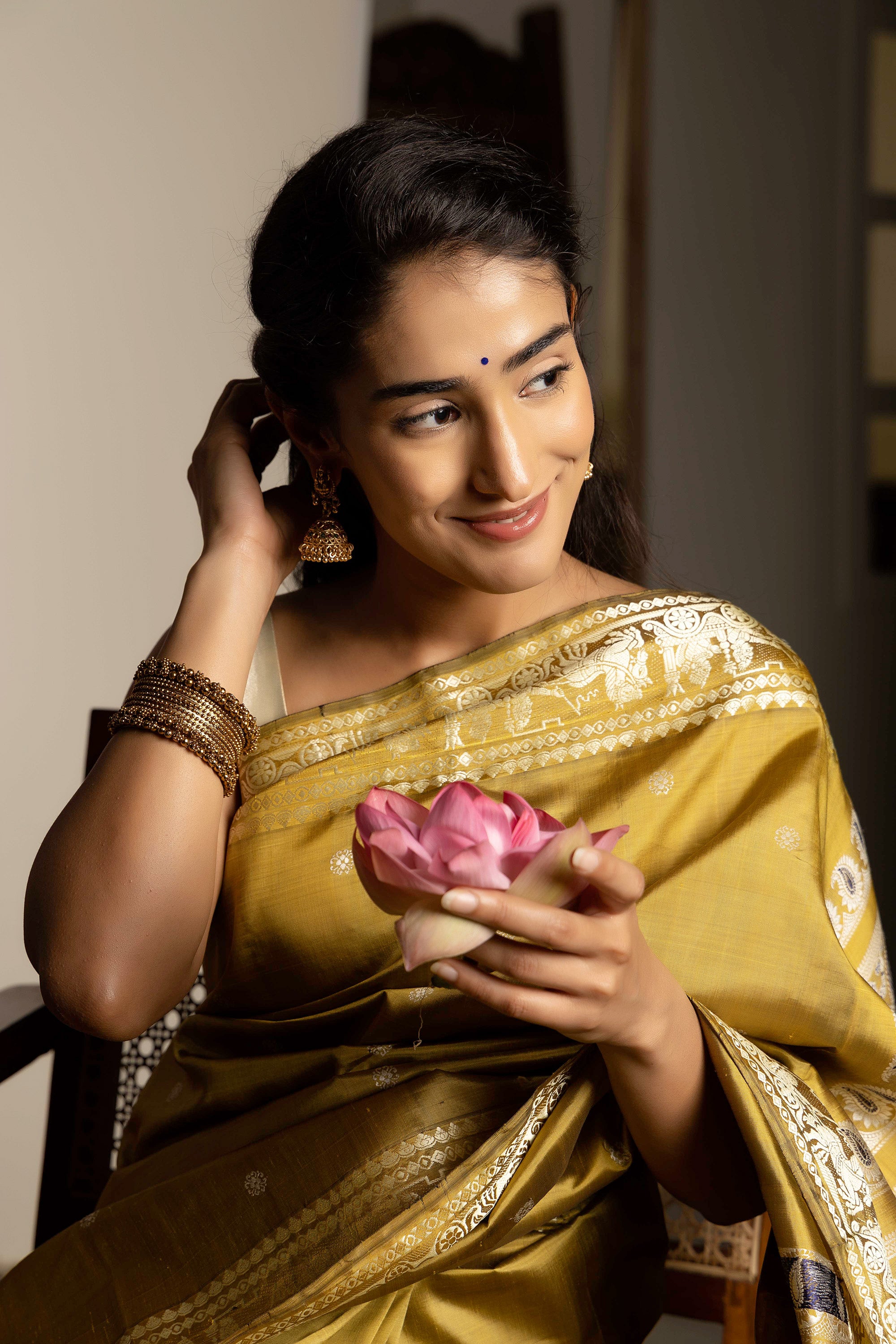 Baluchari handloom pure silk sari, with intricate weaving on border and pallu