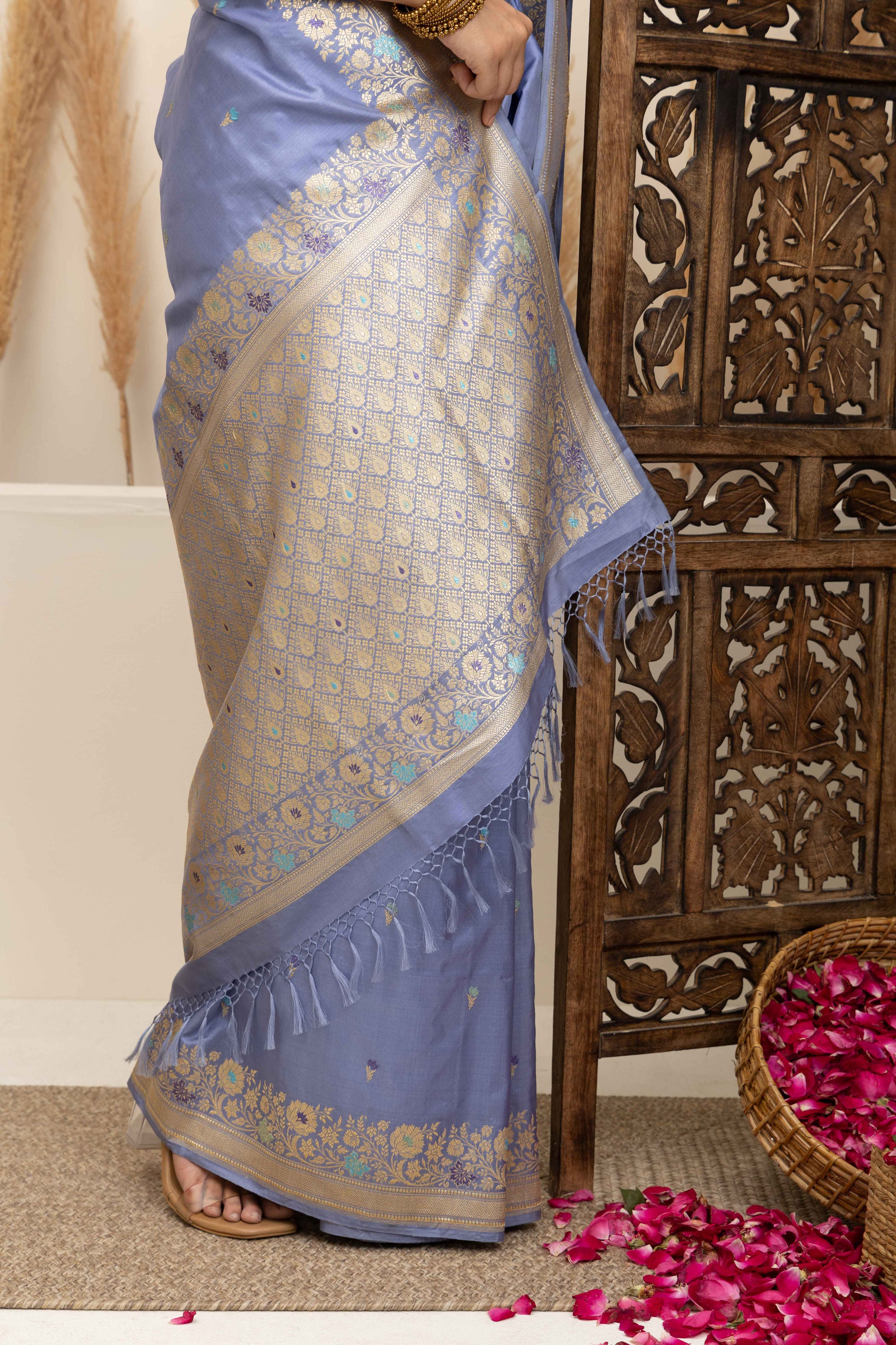 Banarasi Handloom pure silk blue saree, small bute all over , heavy zari border and pallu with meenakari work