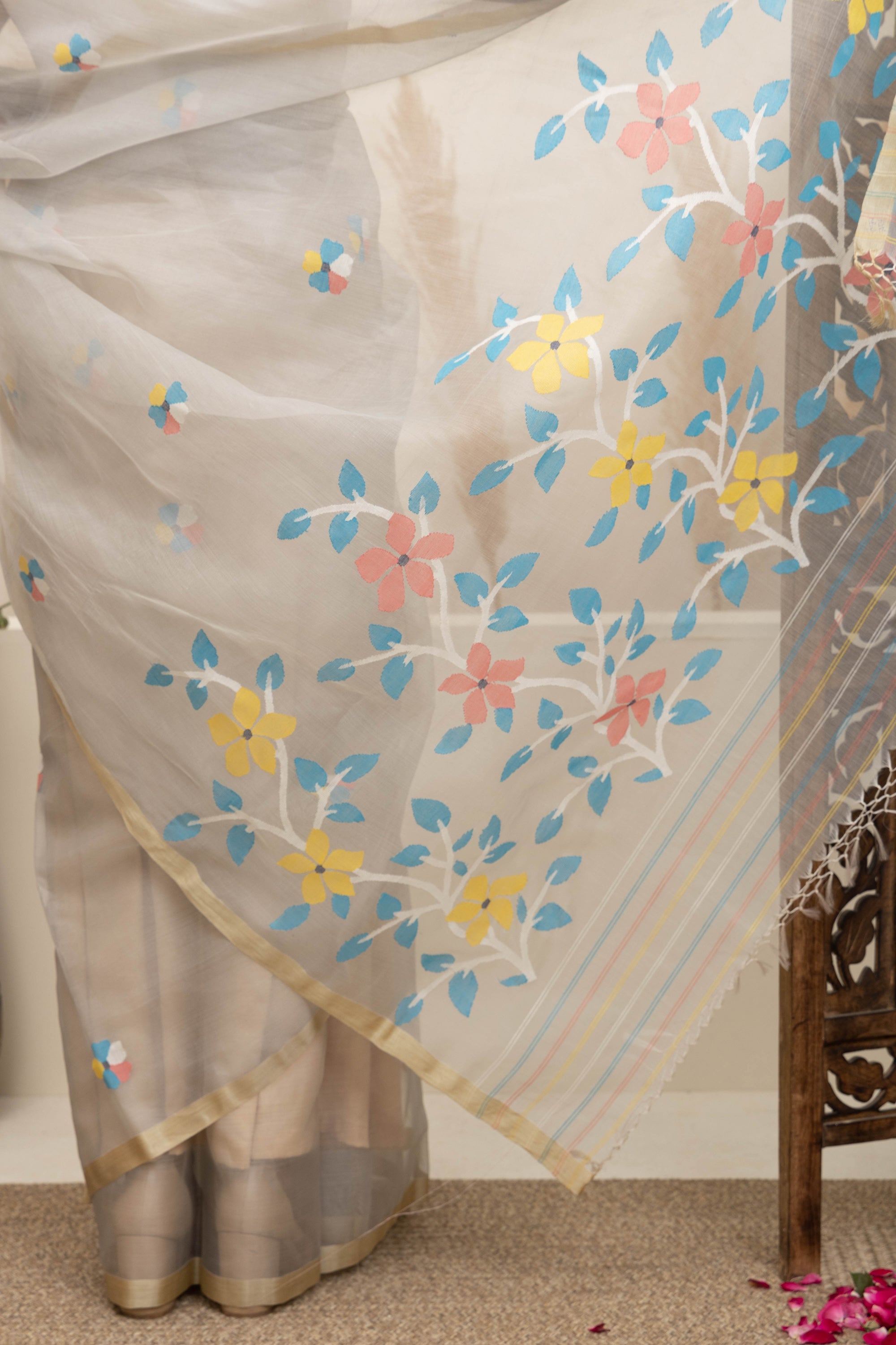 Jamdani Handloom pure mul silk off-white saree, with small bute all over and thread weave heavy pallu