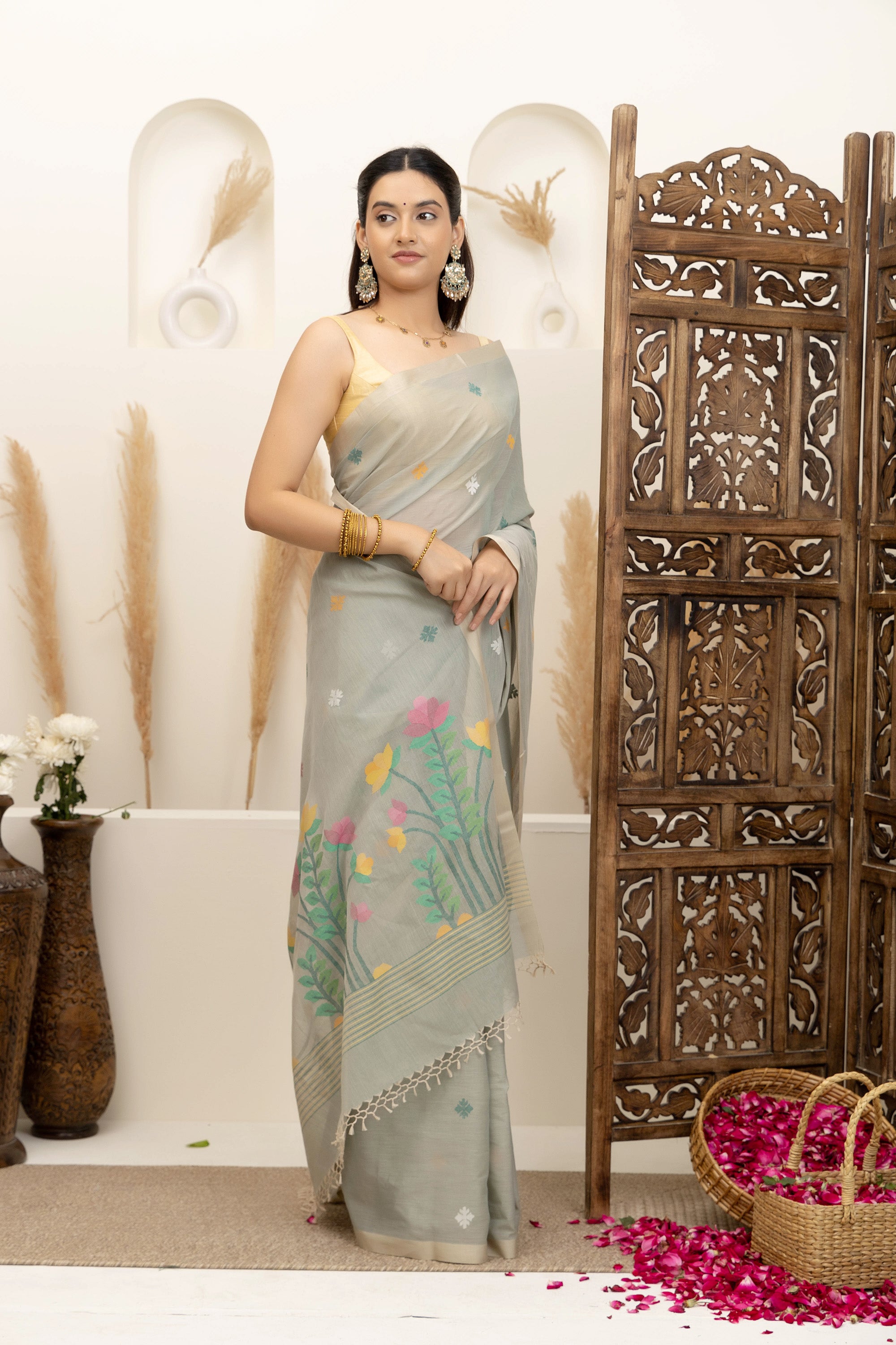 Jamdani Handloom pure fine cotton light green saree, with small bute all over and thread weave heavy pallu