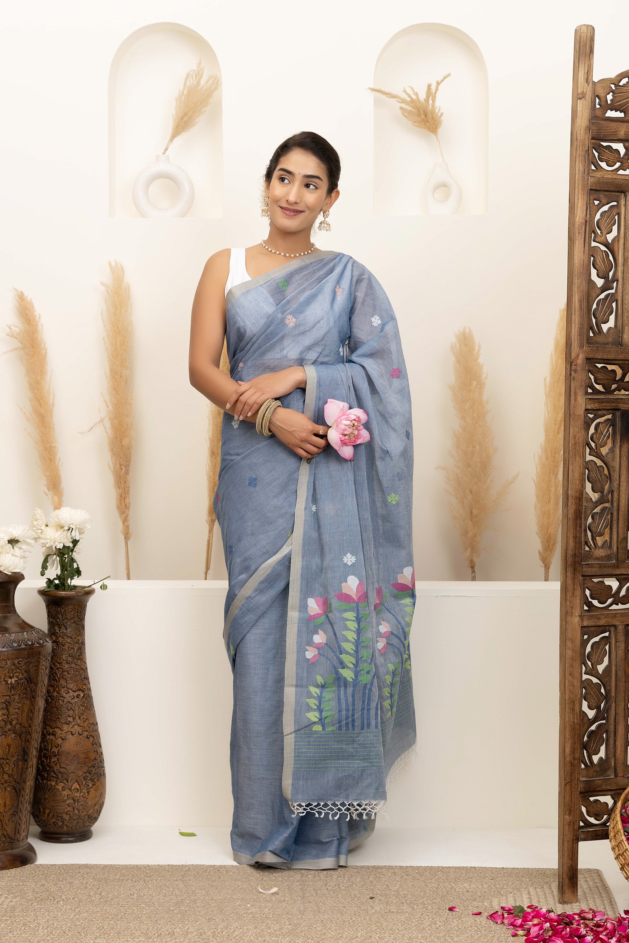 Jamdani Handloom pure fine cotton grey saree, with small bute all over and thread weave heavy pallu